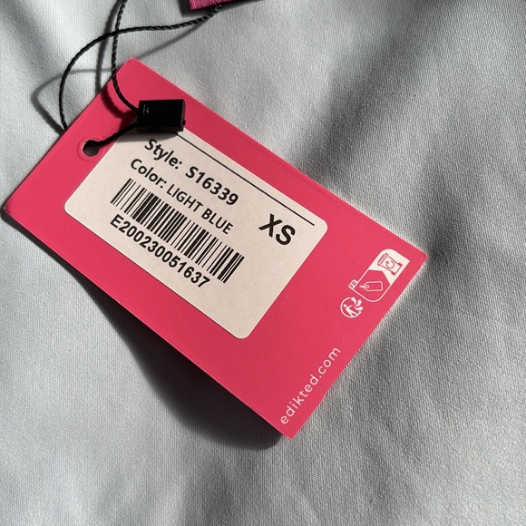 Light Blue V-Neck Top - Picture 2 of 3